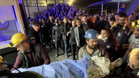 28 души загинаха при инцидент в турска мина