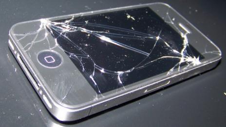 Счупил си си iPhone-a? Apple ще ти го замени!