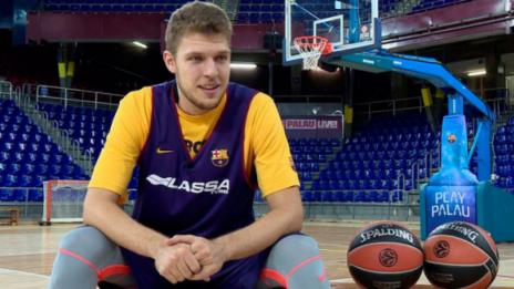 Везенков остава в Барселона