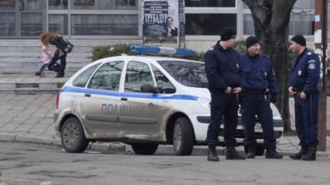 Акция в Бургас! Щракнаха белезници на 8 души