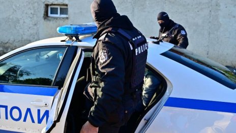 Трима са арестувани при наркосделка във Варна