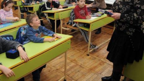 За 24 май: Учителите ни намалели със 70% за 15 г.