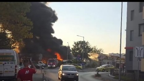 Състоянието на пострадалия мъж при пожара във Варна е тежко