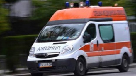 Мъж катастрофира в табелата на варненско село