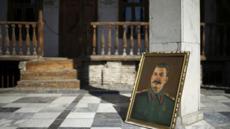 Руснаците все по-склонни да оправдават репресиите на Сталин