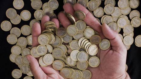16-годишен младеж открадна 180 лева на монети