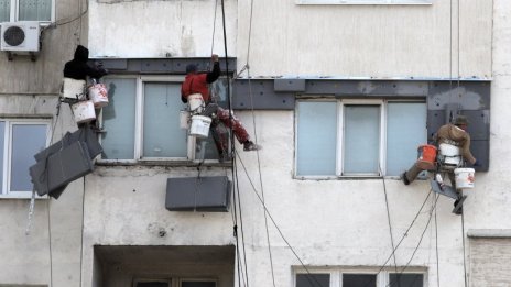 Саниране – с 20% самоучастие. Плащаме го през сметките си за ток