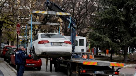 Благоевградско ауди „изгоря“ на ул. „Княз Николаевич“ във Варна
