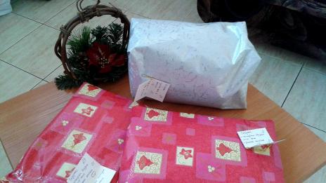 Топли дрешки за децата без родители идват ден преди края на "Коледа те прегръща"