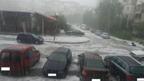 Силна буря удари София