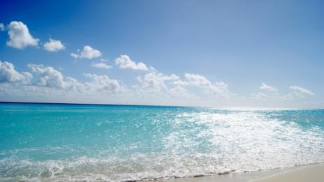 Намериха мъртъв мъж на централния плаж в Царево