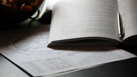 Кариерен хороскоп за всички зодии: Признание да рака, баланс за везните 