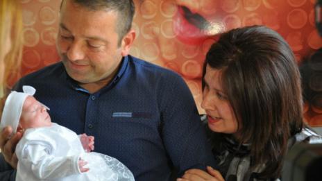 Спасиха бебе, родено три месеца преждевременно