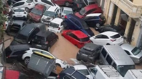 78 души продължават да са в неизвестност след бедствието в Испания