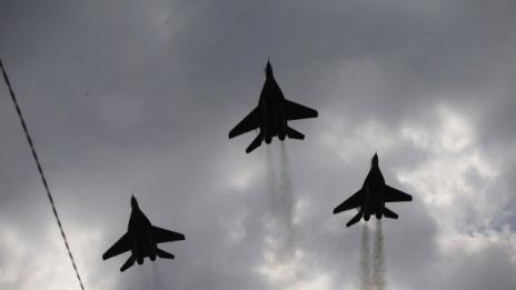 Военни самолети над София от 2 май, репетират за Гергьовден