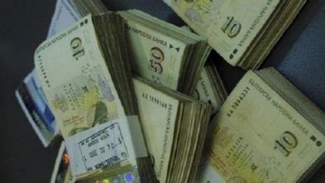 Задържаха две жени, извършили измами за над 200 000 лв.