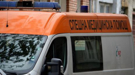 Трима пострадаха при пожар във фабрика
