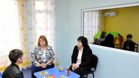 Ролята на съда в преодоляването на Синдрома на родителското отчуждение обсъдиха магистрати от Варна