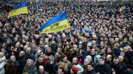 В Украйна искат избори едновременно за президент и кмет