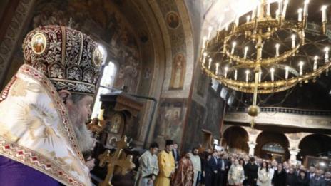С молебен започна тържественото отбелязване на 140 г. Търновска конституция