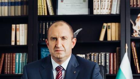 Румен Радев сезира КС за Закона за здравето