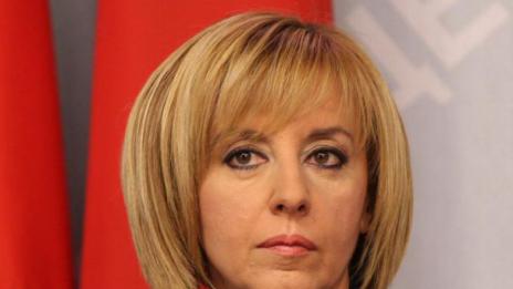 Мая Манолова сезира Конституционния съд за ограничението за секции в чужбина