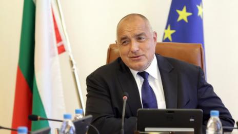 Какво носят на Борисов двете му роли - у дома и навън?