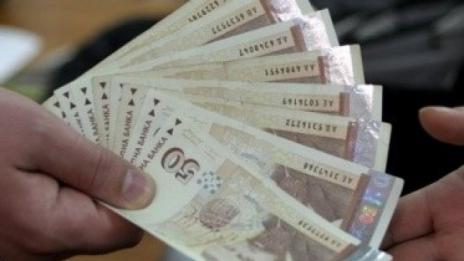Над половината работодатели ще вдигат заплати през 2018 г.