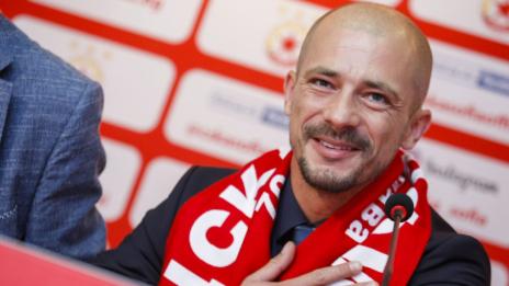Ел Маестро даде свободен уикенд на своите играчи 