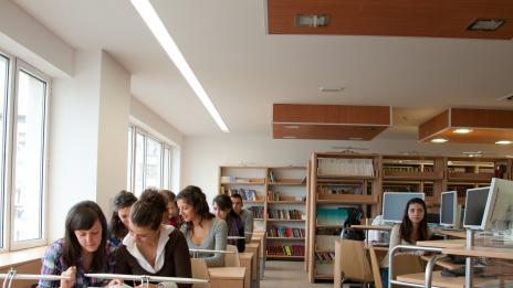 750 000 страници са дигитализирали в библиотеката на ИУ-Варна