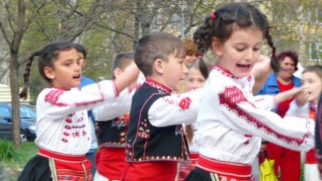 450 деца ще се състезават на фолклорен конкурс във Варна