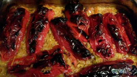 Пълнени чушки с ориз и маслини