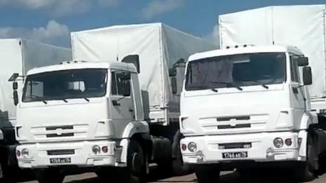 Украински националисти блокират руски камиони  