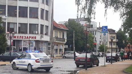 Повдигнаха обвинение на мъж, блъснал 2 пъти жена в Самоков