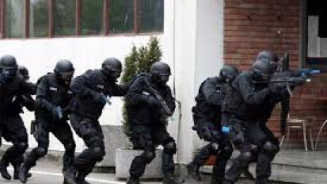 След спецакции трима белгийци са обвинени в тероризъм