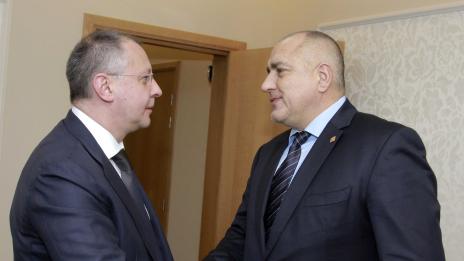 Борисов и Станишев си стиснаха ръцете за Шенген
