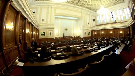 Депутатите решават как ще работят до изборите