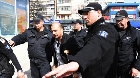 Бащата насилник от Варна пребил дъщеря си заради изчезнали пари