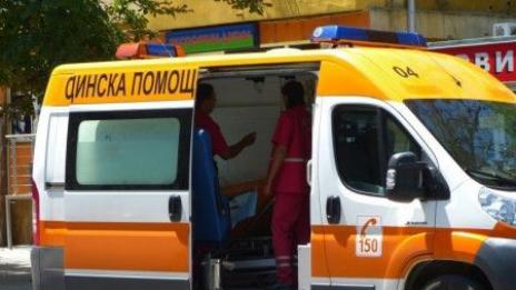 Лекарка от „Бърза помощ“ във Варна се потроши при тръгване за адрес