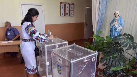 "Слуга на народа" спечели изборите в Украйна с близо 43 %