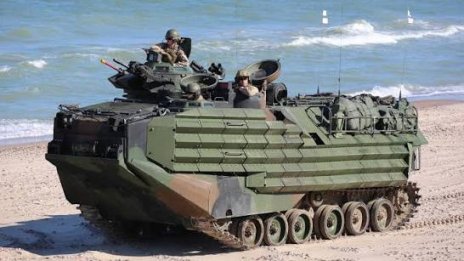 Първите амфибийни десантни машини AAV-7 влизат на въоръжение в румънските военноморски сили