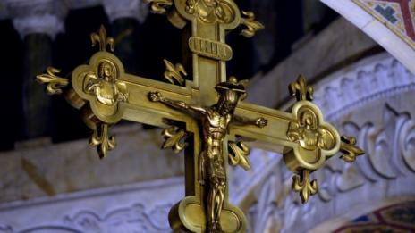 Отново протести пред църквата в Петрич: Миряни не искат нов свещеник в храма  