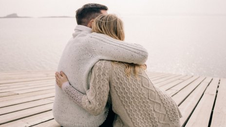 Днес е Денят на прегръдката