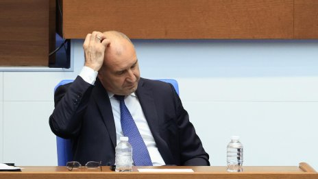 Радев ще посети летище &bdquo;Доброславци&ldquo; заради бъдещ космически и отбранителен център