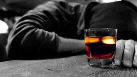 Лекар пиянствал 10 години, за да открие лек срещу махмурлука