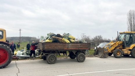 Ученици от варненската Математическа гимназия се включиха в почистването на река Камчия
