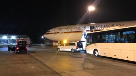 Меркел пристига на Г20 със закъснение... Самолетът й аварира  