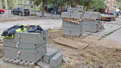 Отлагат ремонти във Варна, няма кой да бачка