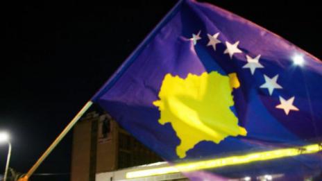 Хиляди излязоха на протест заради смъртта на затворен опозиционен деец в Косово