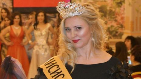 Вижте коя е новата Мисис баба